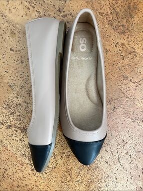 SO Two-Tone Cream and Black Cap-Toe Memory Foam Flats